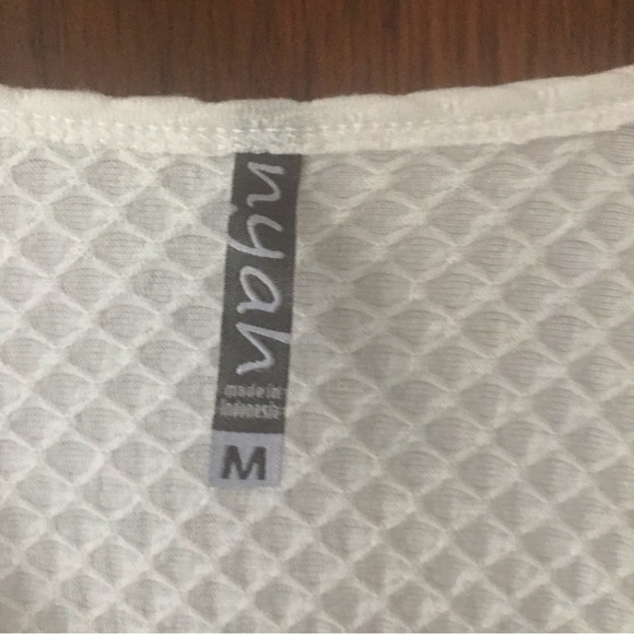 Beautiful Long White Nyah Top - Picture 4 of 5